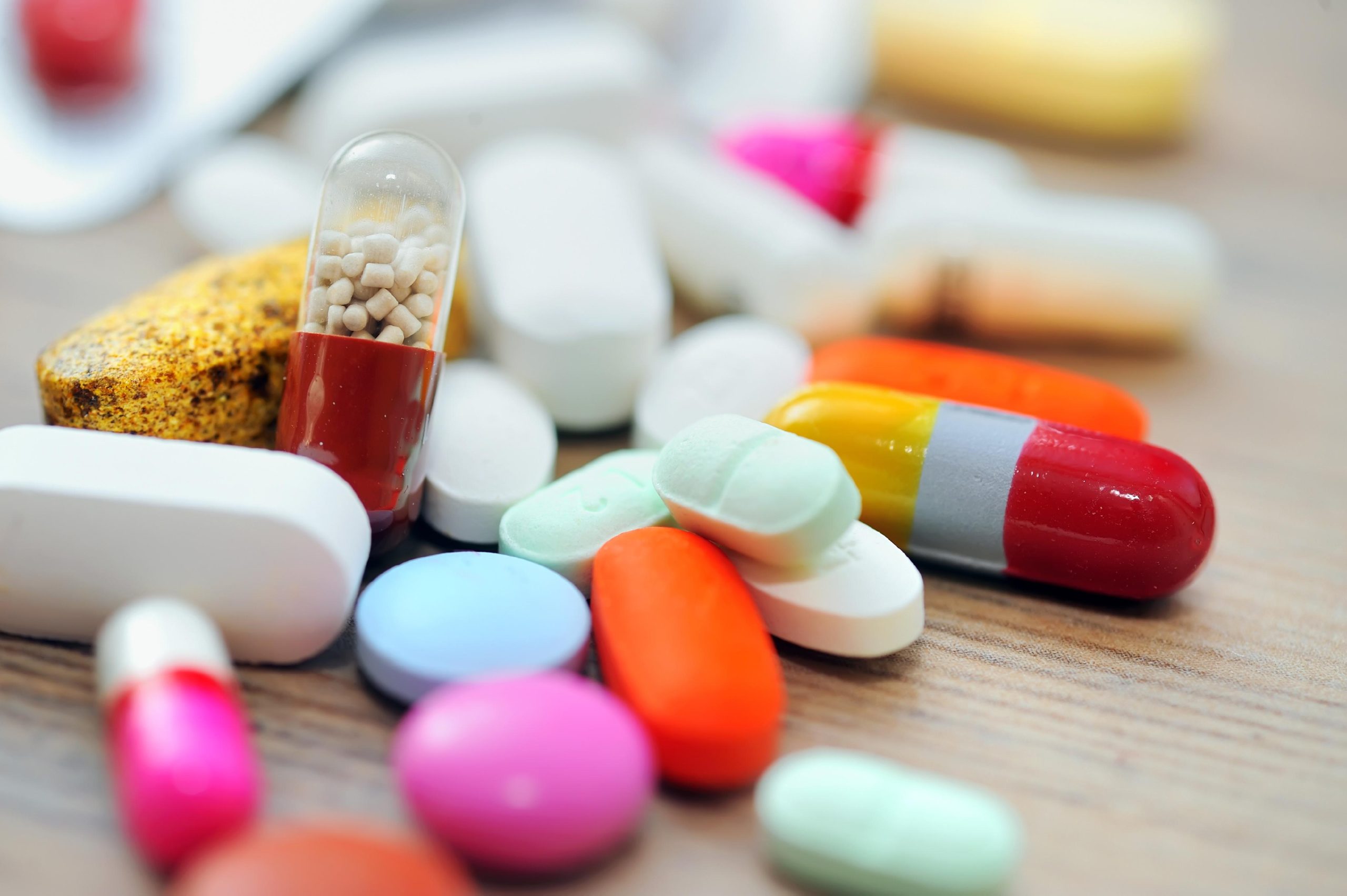 ¡Ahora contra las medicinas! Trump anuncia aranceles a productos farmacéuticos