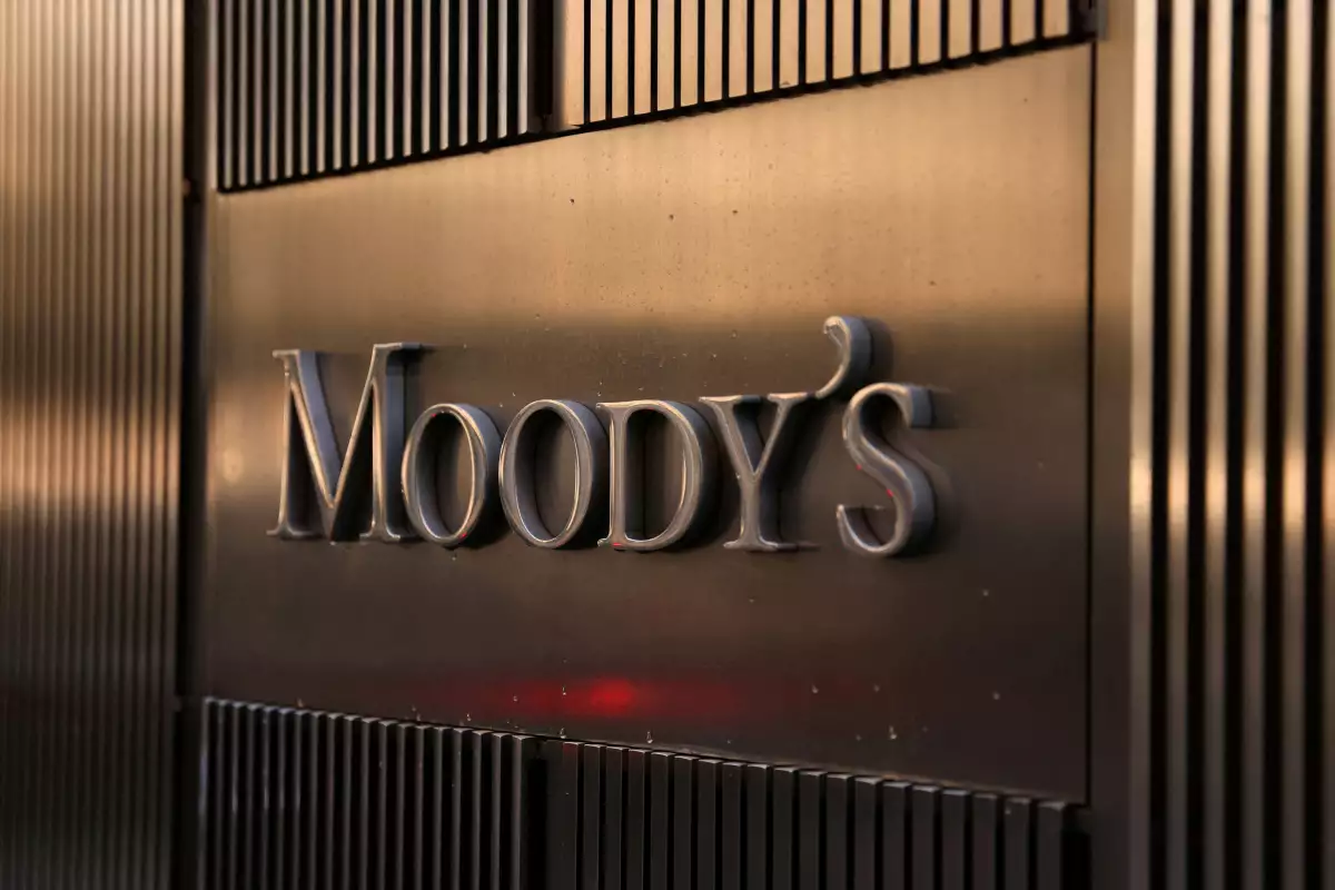 Moody’s pone en perspectiva negativa a México: ¿Qué significa y por qué importa?