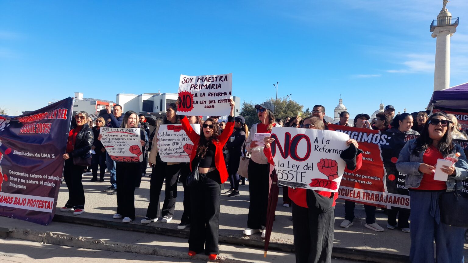 Ley del ISSSTE: ¿Por qué las y los maestros están protestando en contra?