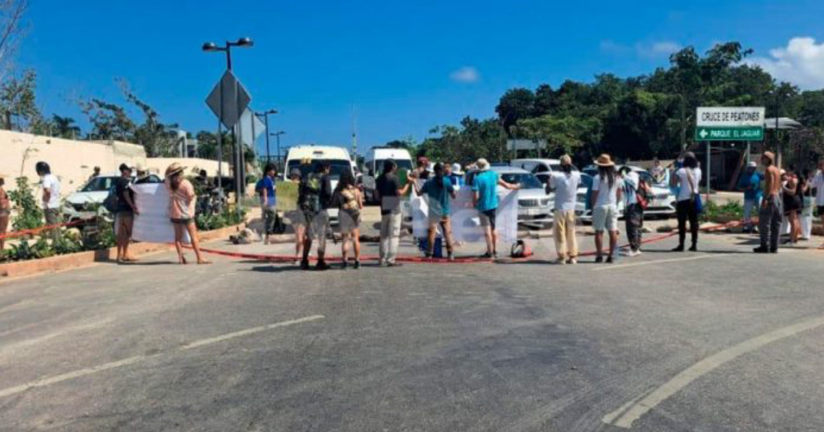 Extranjeros en Tulum protestan por acceso gratuito a playas en Parque Jaguar