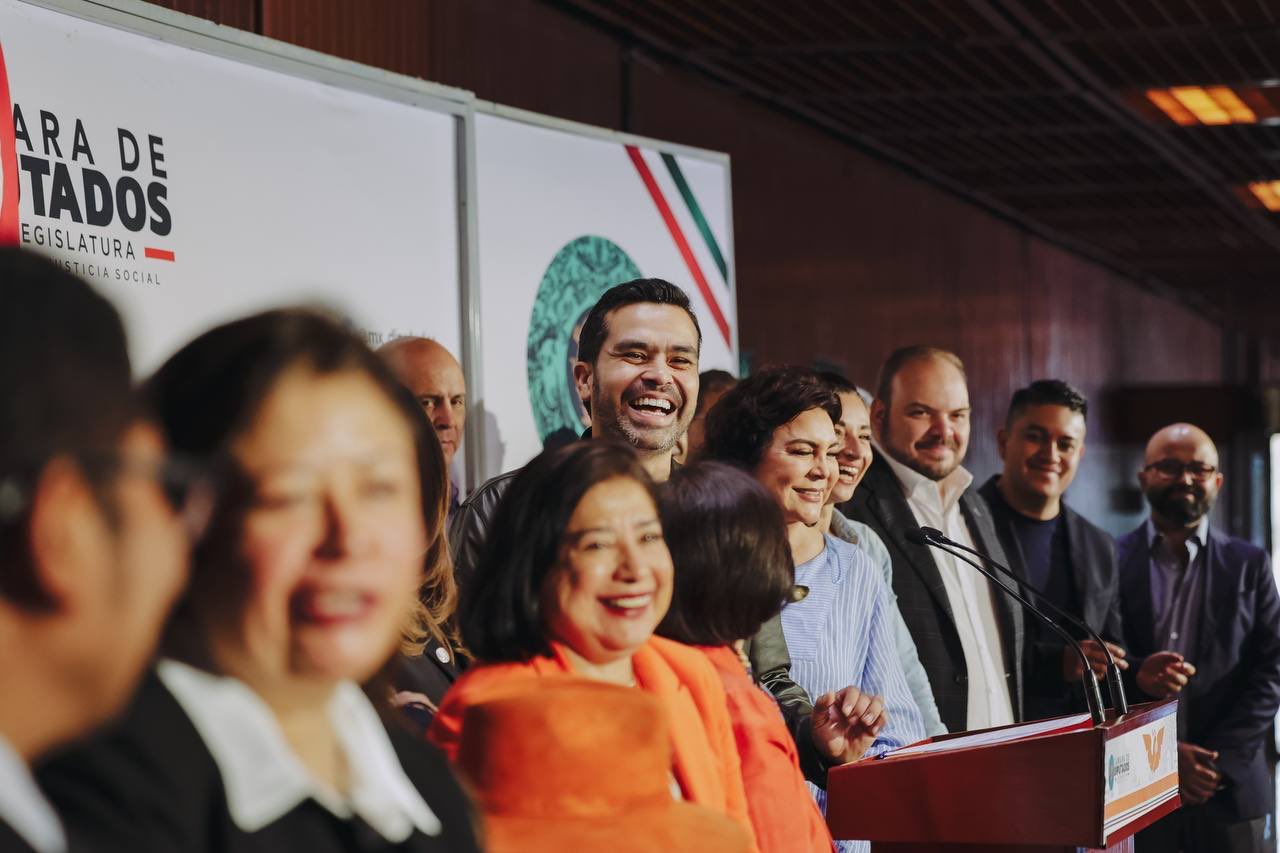 “Les preocupa nuestro crecimiento, no México”: Máynez contesta a Sheinbaum y Alito