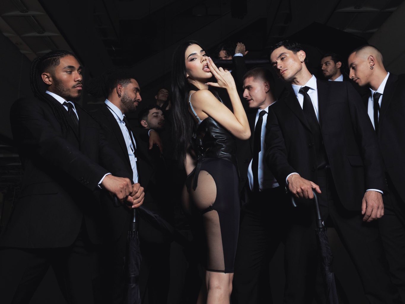 ¡Kenia Os vuelve más fuerte que nunca! Presenta “Belladona” y marca el inicio de un concepto totalmente nuevo para su álbum