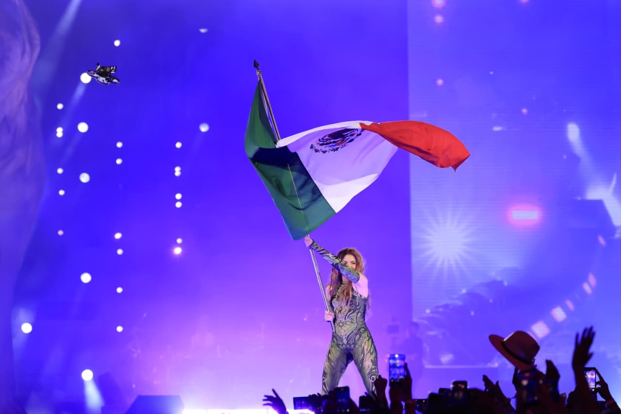 “Shakira, hermana, ya eres mexicana”: así se vivió el concierto histórico de la colombiana en el Zócalo