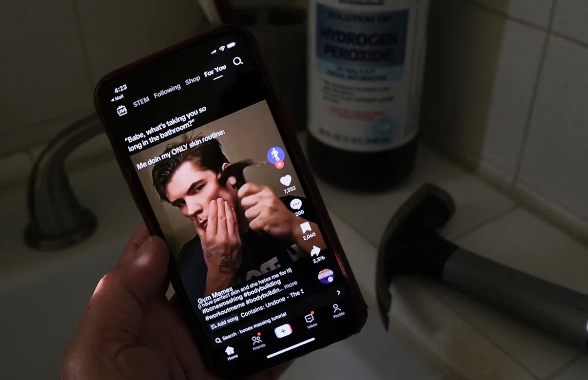 ¿Qué es el Looksmaxxing? La nueva tendencia que persigue un ideal estético en  hombres jóvenes