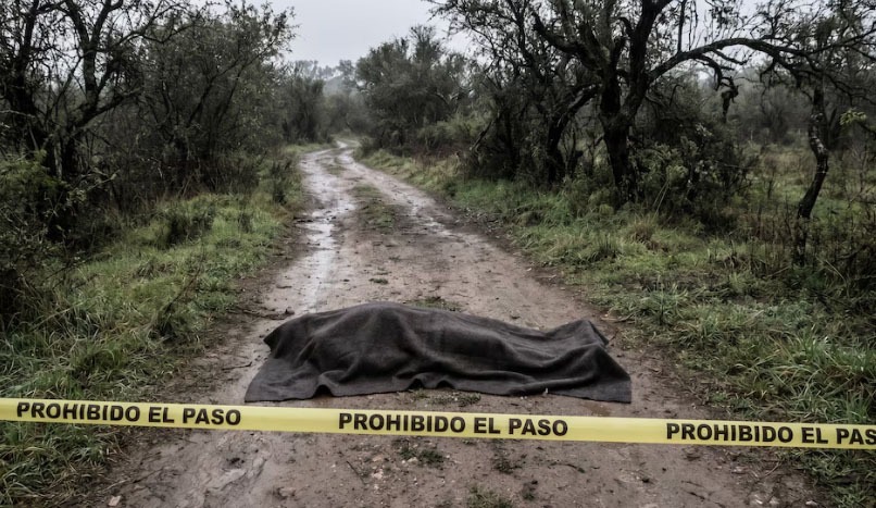 Reportan hallazgo de 10 cuerpos en Chilapa y Olinalá, Guerrero; violencia provoca desplazamiento de familias indígenas