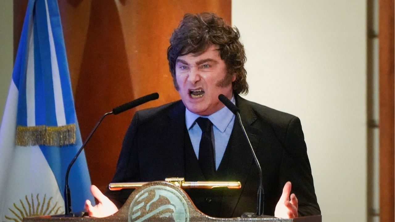 Argentina expulsará a extranjeros que ofendan al país: ¿qué dice el decreto de Javier Milei?