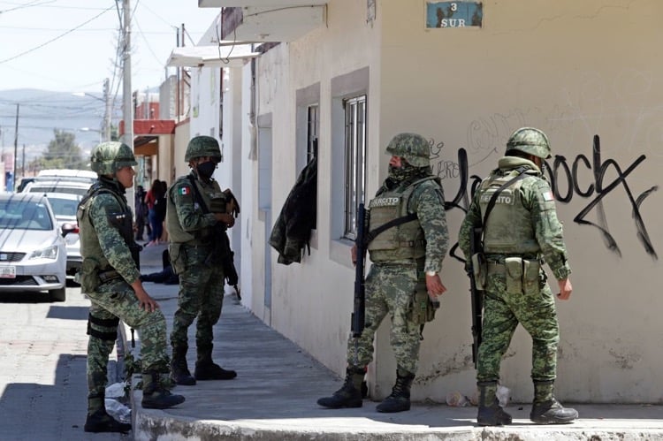 Sheinbaum frena el despliegue militar de AMLO y devuelve a 66 mil soldados a los cuarteles
