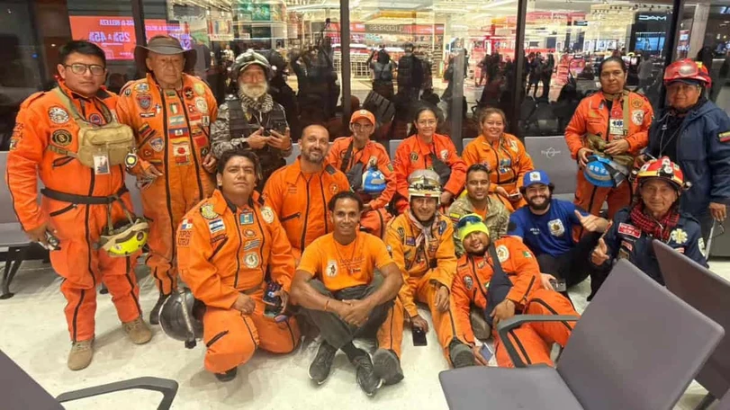 Topos mexicanos llegan a Colombia para apoyar en las labores de rescate tras el sismo de magnitud 7.4
